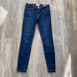 Frame Denim - Mid Rise Le Skinny de Jeanne Jeans in Dark Wash - Size 26